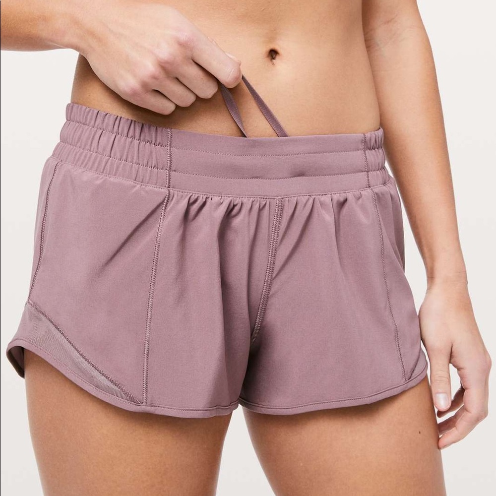 Lululemon Hotty Hot II Shorts Figue Mauve Lilac
